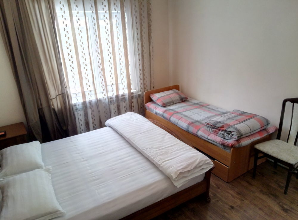 Almaty Backpackers Hostel Екстериор снимка